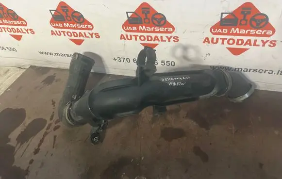 Volkswagen Jetta VI Intercooler hose/pipe 1K0145770AE
