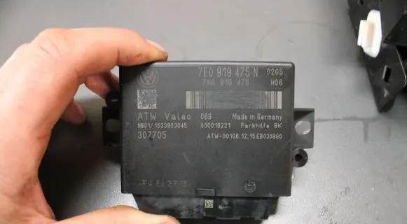 Volkswagen Transporter - Caravelle T5 Parking PDC control unit/module 7e0919475n LZ38U0000 S7080606S
