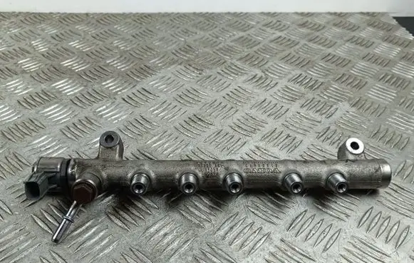 Volvo V40 Cross country Fuel main line pipe 31303612