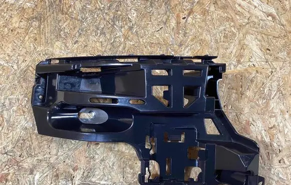 Front bumper mounting bracket