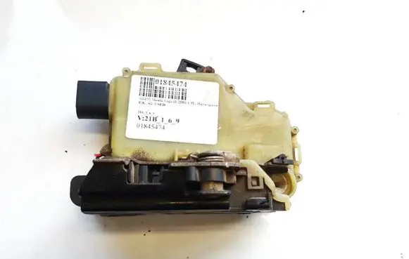 Skoda Superb B5 (3U) Front door lock