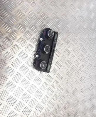 Volkswagen Golf V Climate control unit