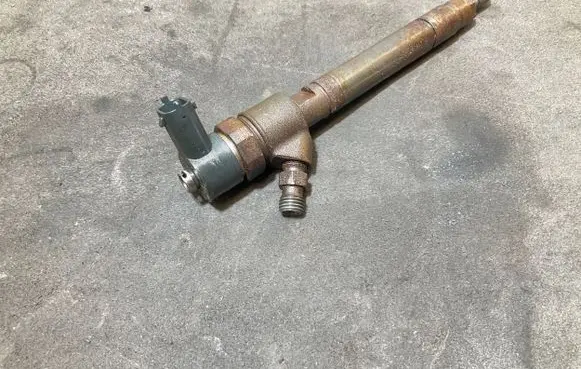 Volvo XC70 Fuel injector 0445110298