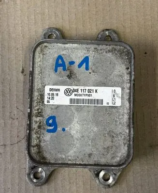 Volkswagen Golf SportWagen Engine oil radiator 04E117021K M0EKTYPV01