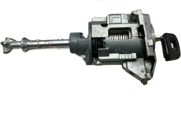Toyota Auris E180 Front door lock (next to the handle) OYT25651