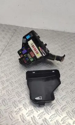 Toyota Yaris Fuse box set 821150DJ81A 826620D100