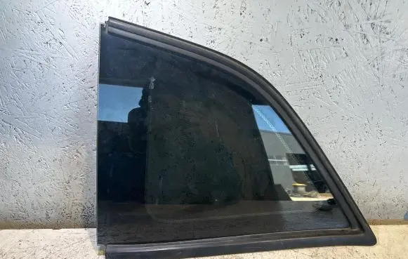 Dodge Challenger Side middle window/glass 68234217AA 512713AA