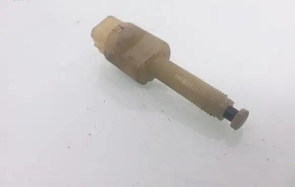 Volkswagen PASSAT B5 Brake pedal sensor switch 4A0945515A