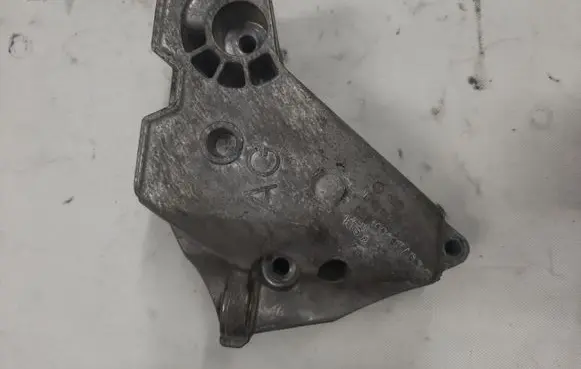 Audi A3 S3 8L Engine mount bracket 038199207AG