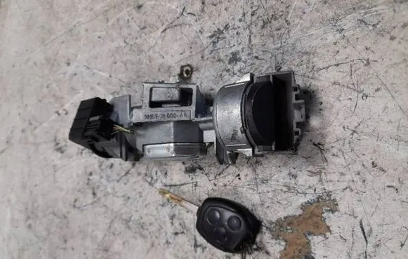 Ford Focus C-MAX Ignition lock 3M513F880AB