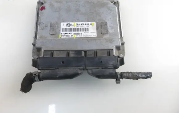 Volkswagen Golf IV Engine control unit/module 5WP4003701 06A906033M