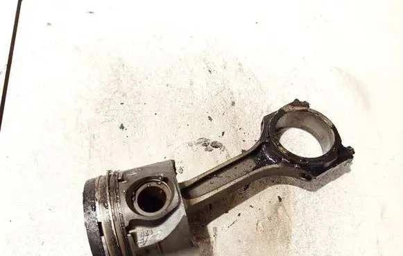 Ford Mondeo Mk III Piston with connecting rod 24655b