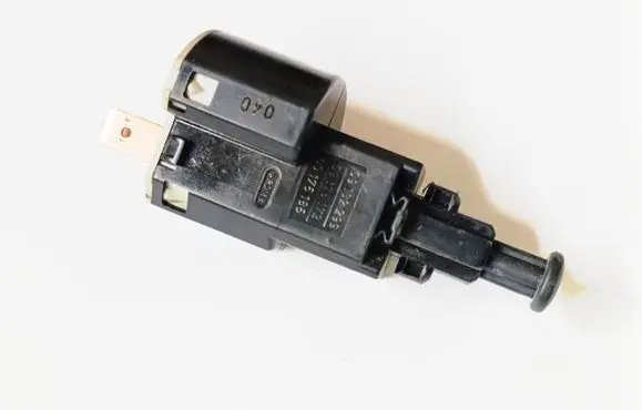 Opel Zafira A Brake pedal sensor switch 09132299