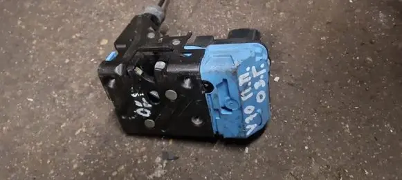 Volvo V70 Front door lock