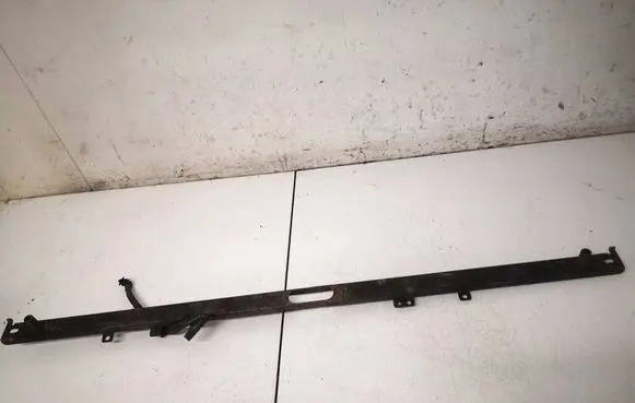 Land Rover Discovery 4 - LR4 Radiator mount bracket BJ328B359AB