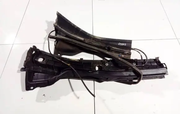 Mazda CX-7 Wiper trim eg22507p1 k2443