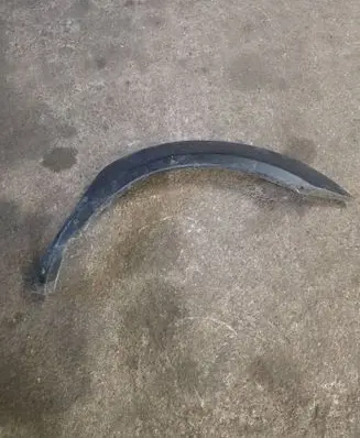 Nissan Navara D22 Front arch trim 
