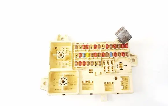Jaguar S-Type Fuse module 6R8T14A067AA