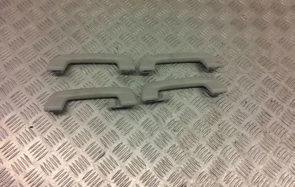 Seat Leon IV A set of handles for the ceiling 