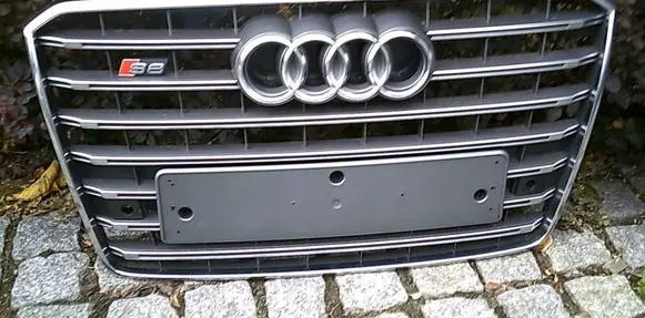Audi A8 S8 D4 4H Front grill 