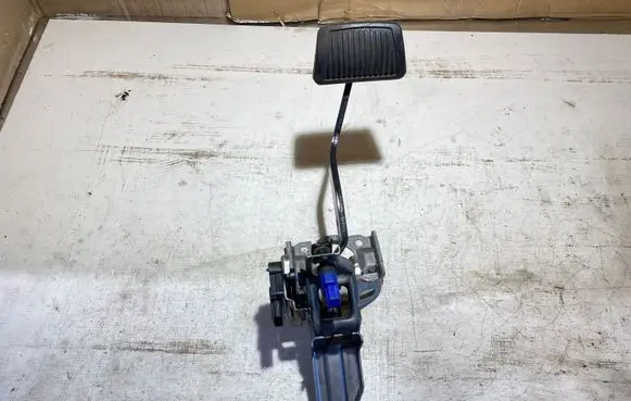 Hyundai Ioniq Brake pedal 32800G2800
