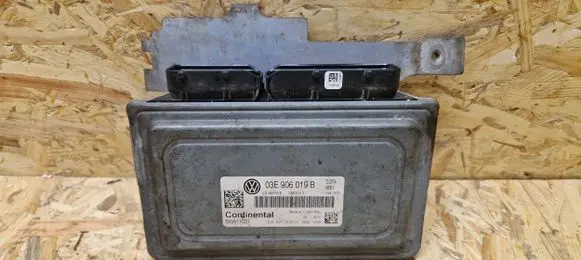 Volkswagen Polo V 6R Engine control unit/module 03E906019B 5WA11001