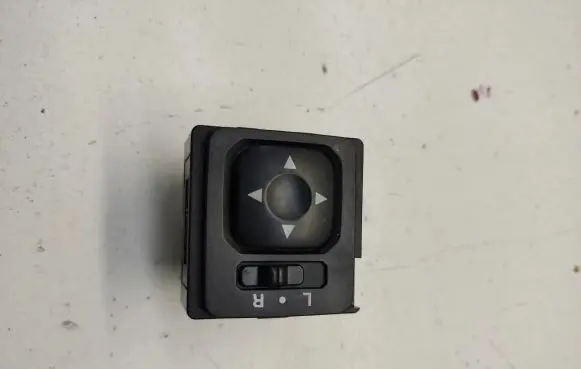 Mitsubishi Outlander Wing mirror switch 183570