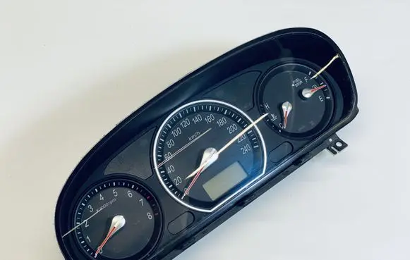 Hyundai Sonata Speedometer (instrument cluster) 940033K693