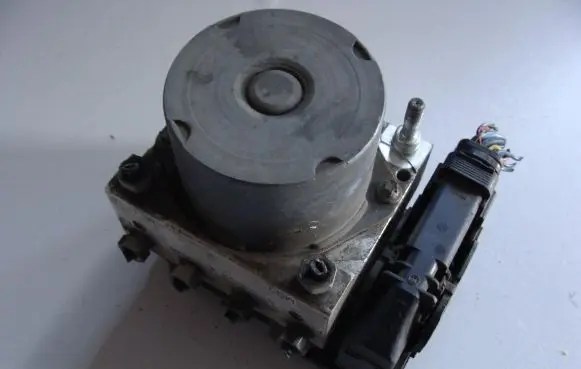 Mitsubishi Colt ABS Pump