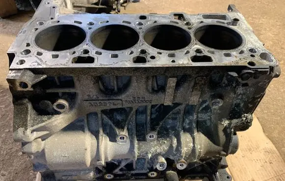 BMW 3 E90 E91 Engine block N47D20C 781113802