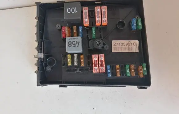 Volkswagen Golf V Fuse module 1K0937125