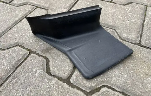Land Rover Evoque II Rear/tail light trim molding K8D228661