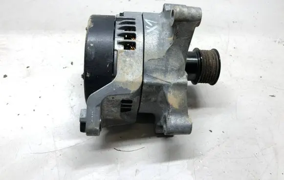 BMW X1 F48 F49 Generator/alternator 8680374