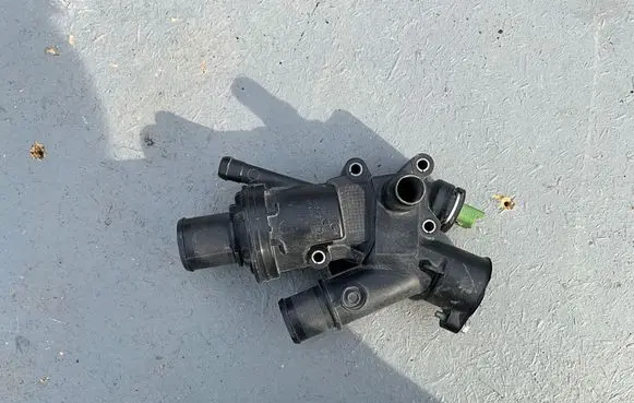 Ford S-MAX Thermostat/thermostat housing 7859016 9803648780