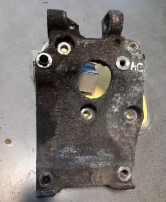 Ford Focus Engine mounting bracket 9646719580