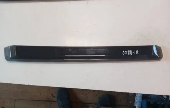 Volvo XC90 Rear door wind deflector 
