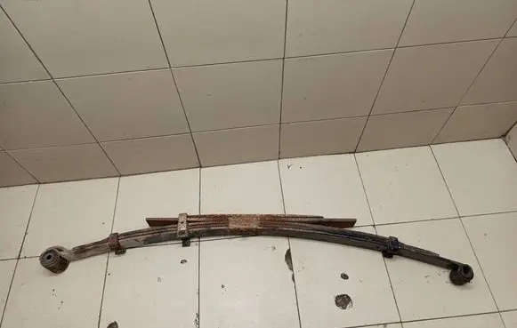 Toyota Hilux (AN10, AN20, AN30) Rear leaf spring 