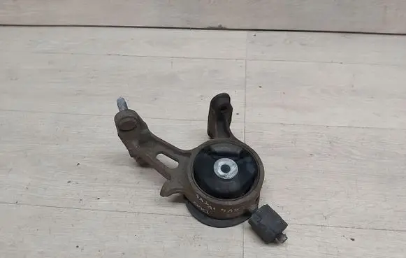Toyota RAV 4 (XA40) Engine mount vacuum valve 
