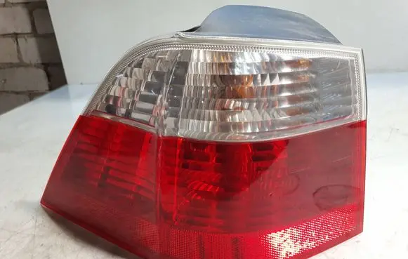 BMW 5 E60 E61 Rear/tail lights 7165825 27890514 EKU44U