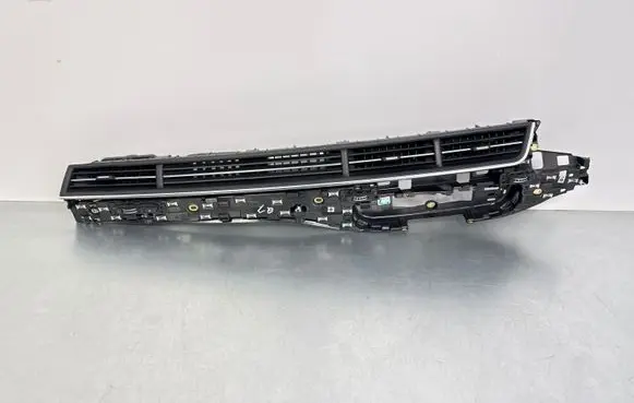 Audi Q7 4M Dash center air vent grill 4M2820901S