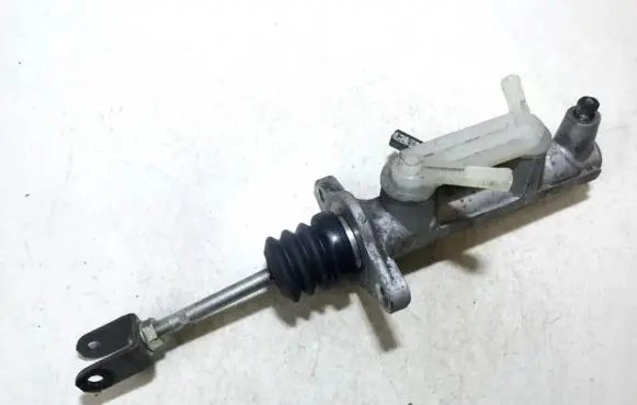 Toyota Prius (XW20) Clutch master cylinder