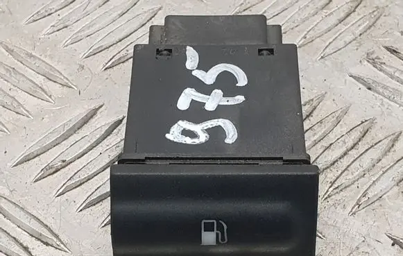 Skoda Octavia Mk1 (1U) Fuel tank opening switch 1J0959833C