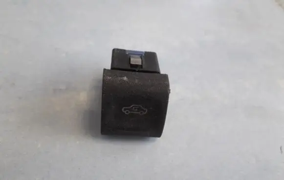 Opel Omega B1 Air circulation switch 90494420