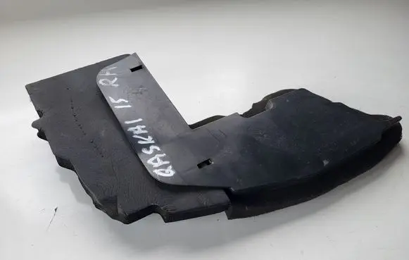 Nissan Qashqai Fender foam support/seal 