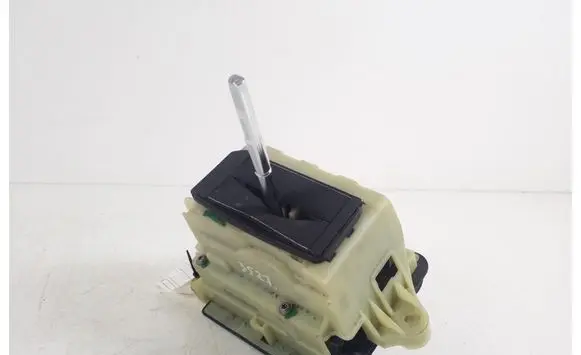 Mercedes-Benz C W204 Gear shifter/selector A2042677524