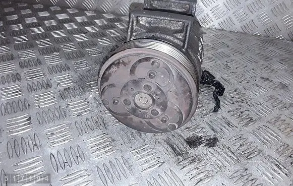 Volvo XC90 Air conditioning (A/C) compressor (pump) 