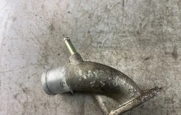 Nissan Navara D40 Engine coolant pipe/hose
