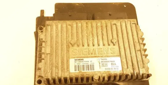 Peugeot 206 Engine control unit/module 9644057680 S118057505C 5530