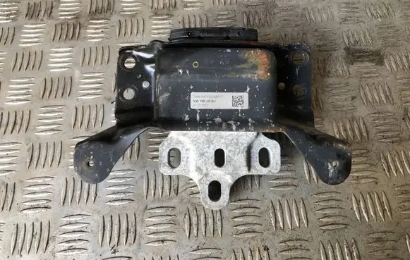 Skoda Octavia Mk3 (5E) Engine mount bracket 5Q0199555BJ