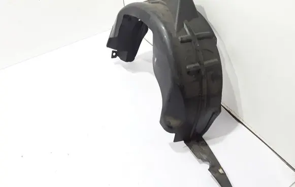 Rear arch fender liner splash guards